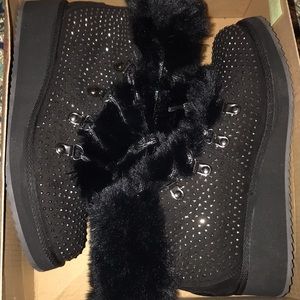 BOGO SALE 🔥 Sugar Parka Booties 6.5